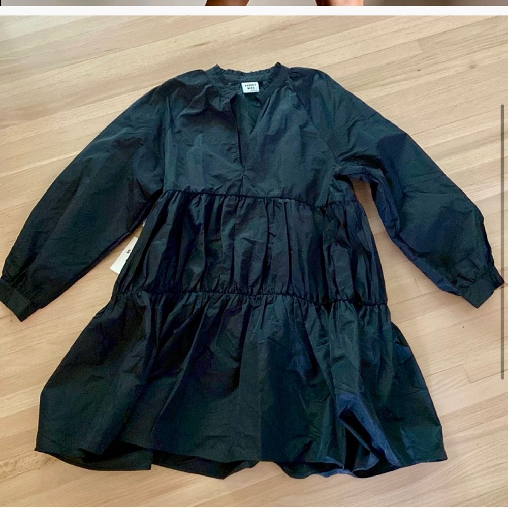 Aritzia Sunday Best Gianna Dress| Size: XS 
New w Tags
Women
Dresses
Mini